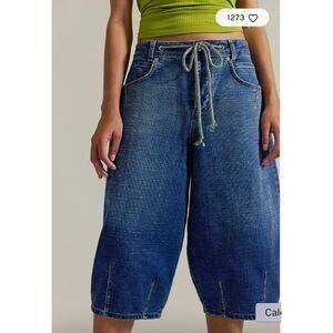 Free People We The Free Amada Crop Barrel Jeans 25 NEW